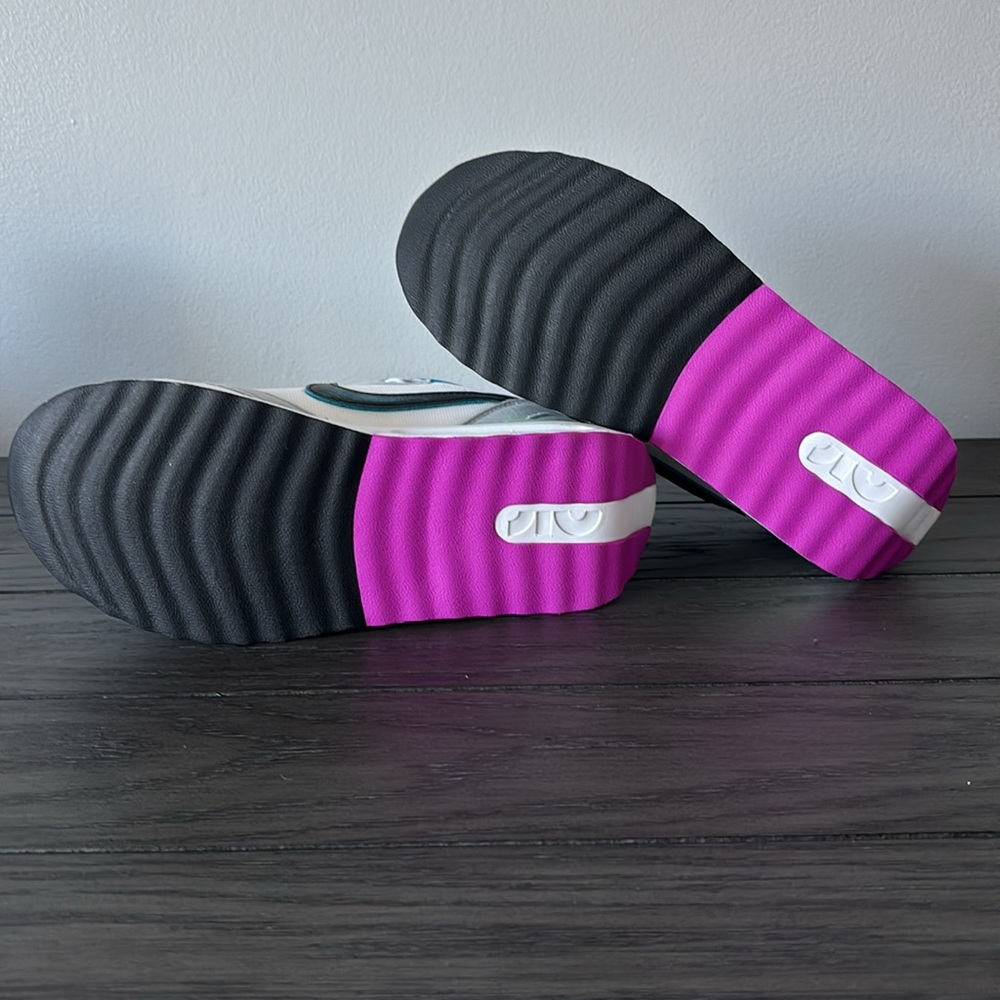 NWT Nike Airs - Picture 7 of 8